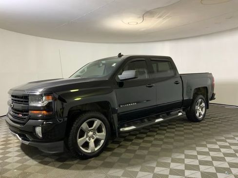 Used 2018 Chevrolet Silverado 1500 LT w/ All Star Edition AWD/4WD image 10