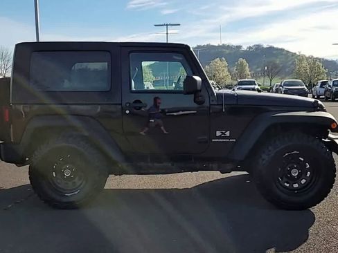 Used 2009 Jeep Wrangler X image 10