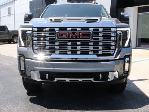 New 2025 GMC Sierra 2500 Denali w/ Denali Reserve Package image 2