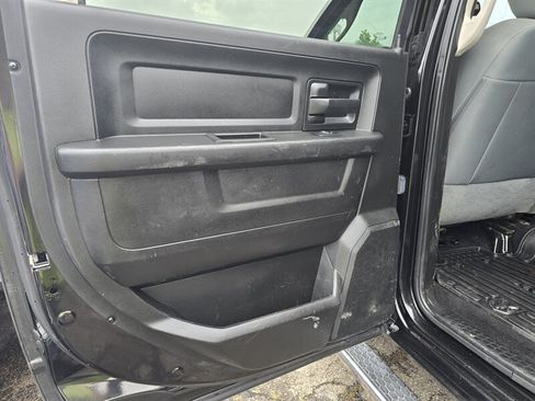 Used 2018 RAM 2500 Tradesman w/ Chrome Appearance Group AWD/4WD image 11
