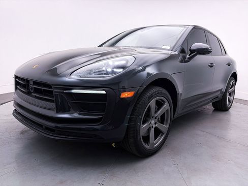 Used 2024 Porsche Macan image 14