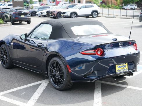 New 2026 MAZDA MX-5 Miata Club w/ Interior Package RWD image 6