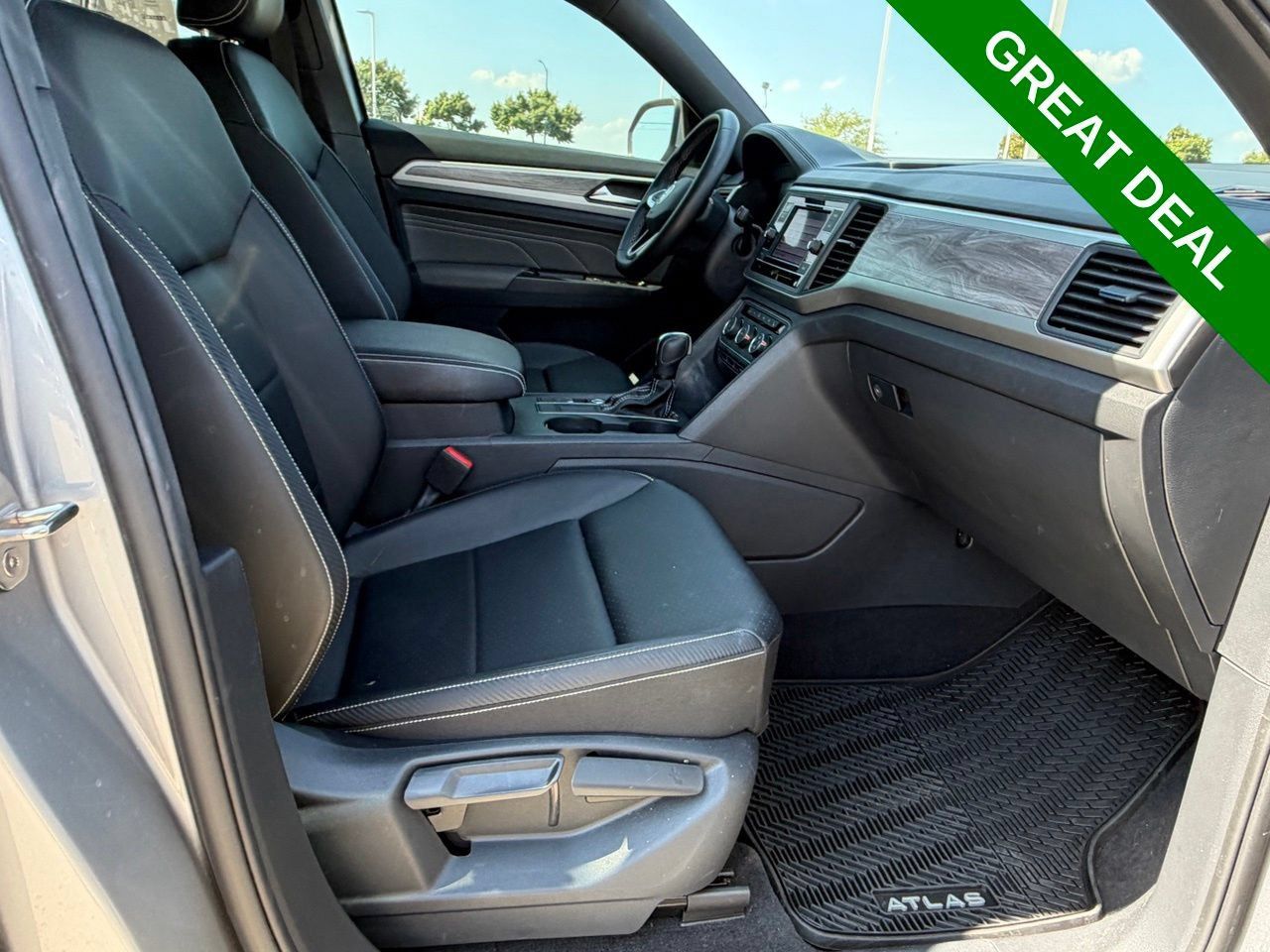 Used 2023 Volkswagen Atlas Cross Sport SE FWD image 39