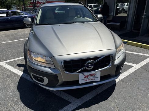 Used 2011 Volvo XC70 T6 AWD/4WD image 12