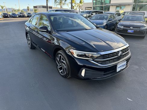 Certified 2023 Volkswagen Jetta SEL image 2