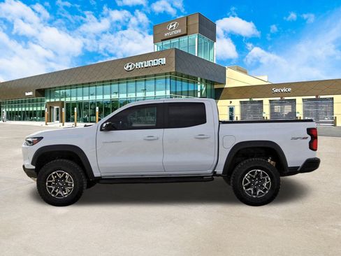 Used 2025 Chevrolet Colorado ZR2 w/ Technology Package image 9