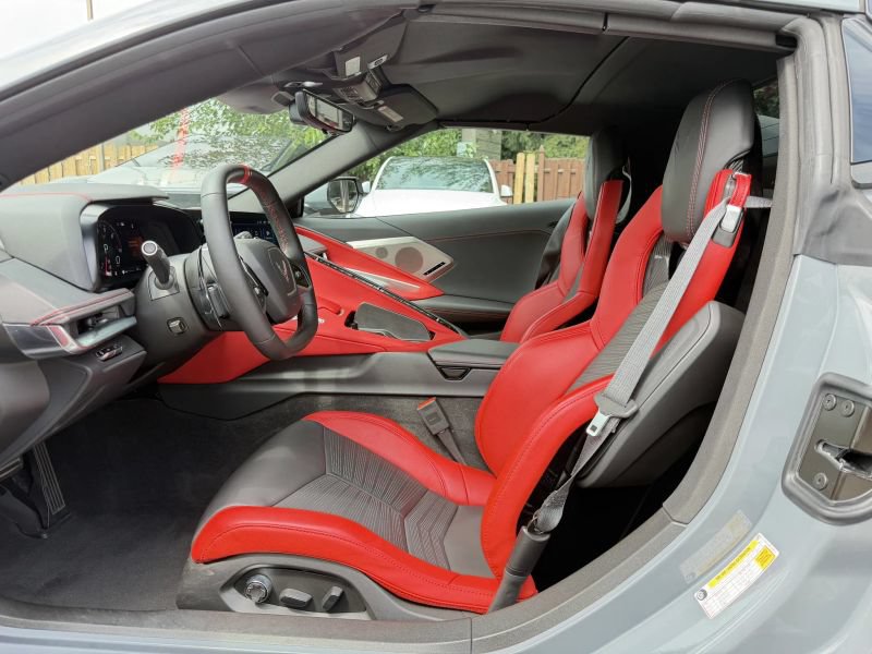 Used 2024 Chevrolet Corvette Stingray Preferred Conv w/ Z51 Performance Package RWD image 14