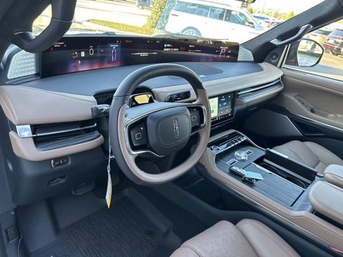 New 2025 Lincoln Navigator Black Label image 13