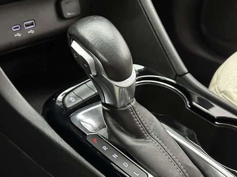 Used 2024 Buick Encore GX Preferred image 16