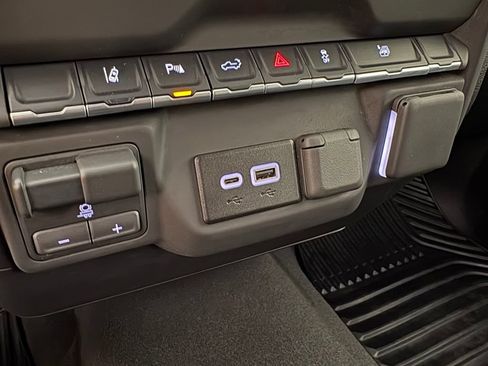 Certified 2025 Chevrolet Silverado 2500 Custom w/ Custom Value Package AWD/4WD image 37