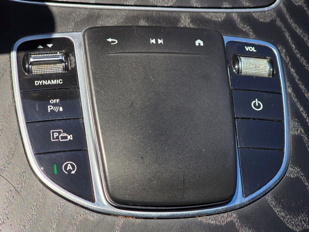 Used 2022 Mercedes-Benz E 350 Sedan w/ Driver Assistance Package image 33