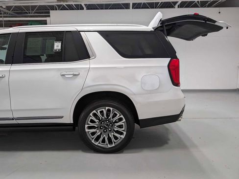 Used 2024 GMC Yukon Denali Ultimate image 10