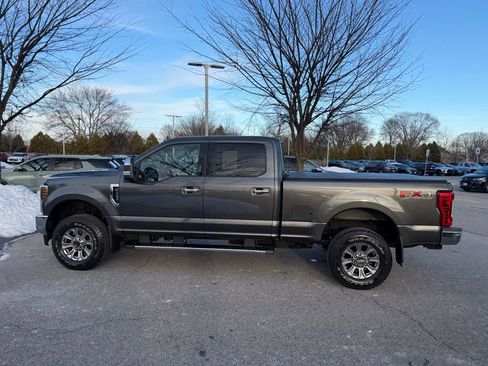 Used 2019 Ford F250 XLT w/ XLT Premium Package image 8