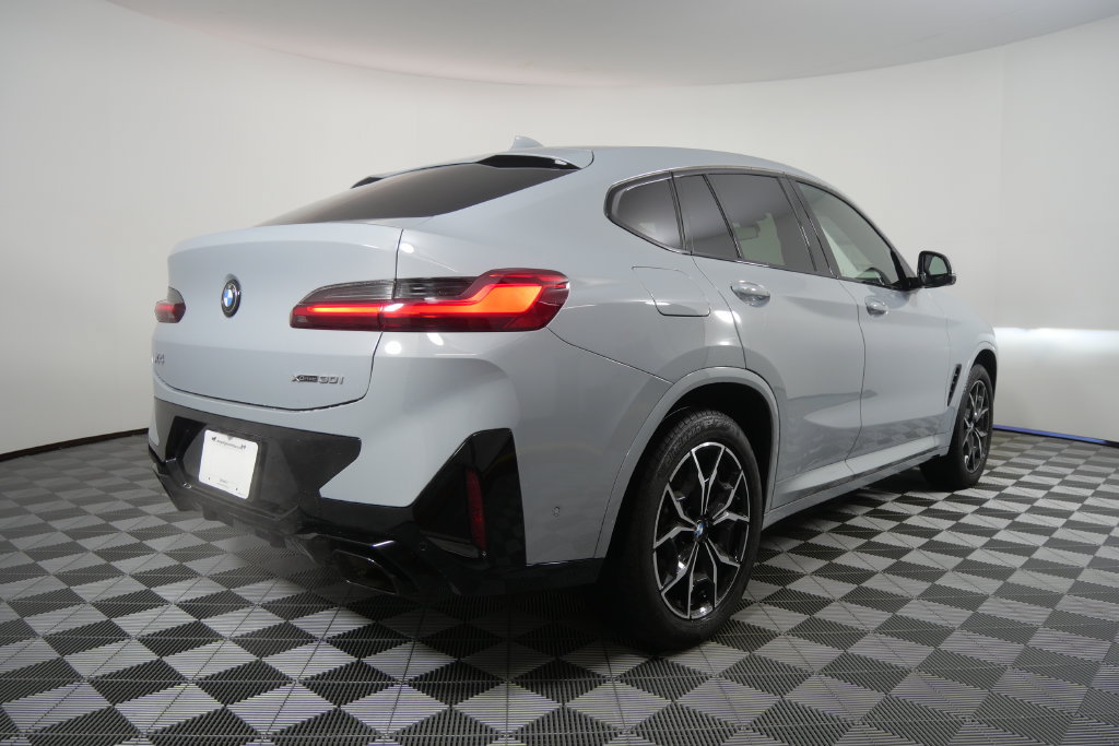 Certified 2024 BMW X4 xDrive30i w/ Premium Package AWD/4WD image 4