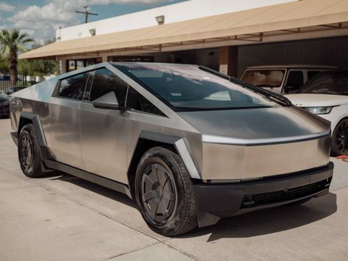 Used 2026 Tesla Cybertruck AWD Crew Cab image 3