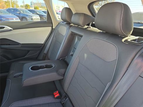 New 2026 Volkswagen Taos SE image 10