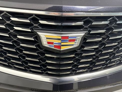 Used 2023 Cadillac XT4 Premium Luxury image 9