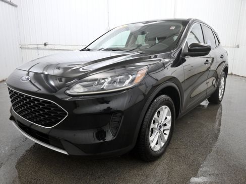 Used 2020 Ford Escape SE image 24
