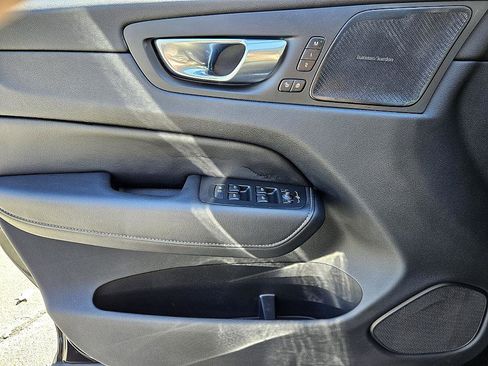 Used 2022 Volvo XC60 B5 Inscription w/ Advanced Package image 28