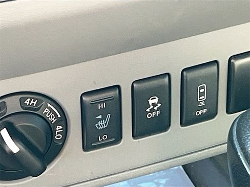 Used 2020 Nissan Frontier SV w/ Midnight Edition Floor Mats image 19