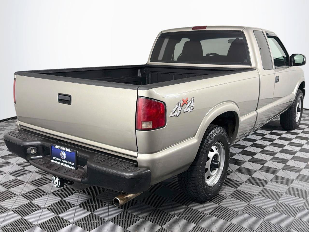 Used 2001 Chevrolet S10 Pickup 4x4 Extended Cab image 22