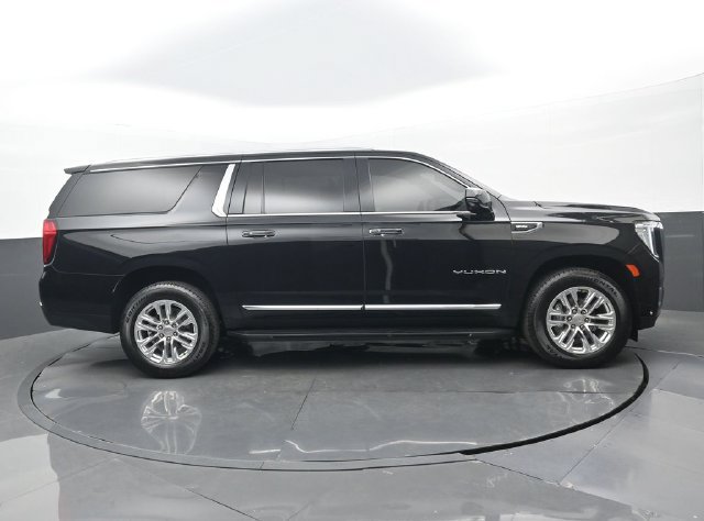 Used 2023 GMC Yukon XL SLT w/ SLT Premium Package RWD image 2