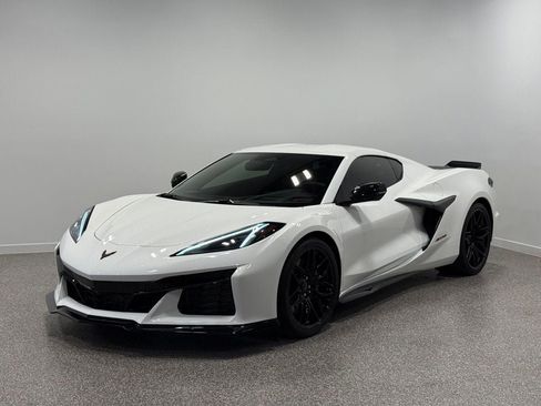 Used 2024 Chevrolet Corvette Z06 RWD image 1