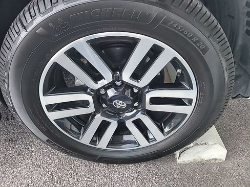 Used 2021 Toyota 4Runner Limited image 14