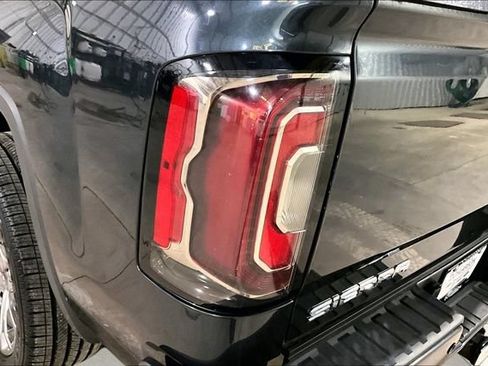Used 2018 GMC Sierra 1500 Denali w/ Denali Ultimate Package AWD/4WD image 8