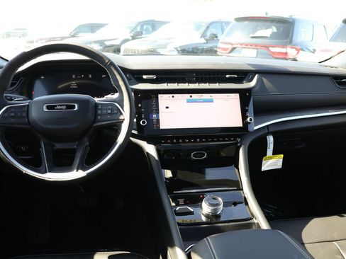 New 2026 Jeep Grand Cherokee Limited AWD/4WD image 17