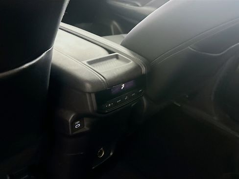 Used 2025 Toyota Grand Highlander XLE image 27