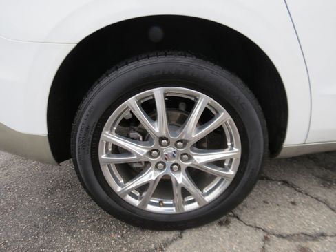 Used 2024 Buick Enclave Essence w/ Experience Buick Package image 10