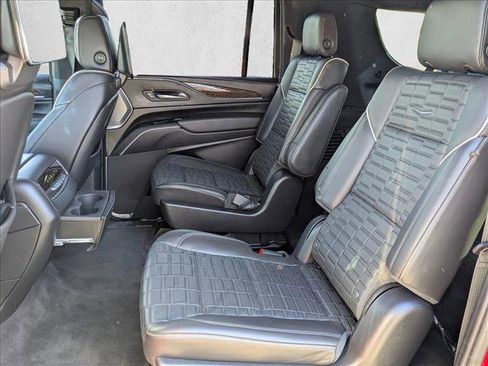 Used 2023 Cadillac Escalade ESV Sport Platinum w/ LPO, ONYX Package image 19