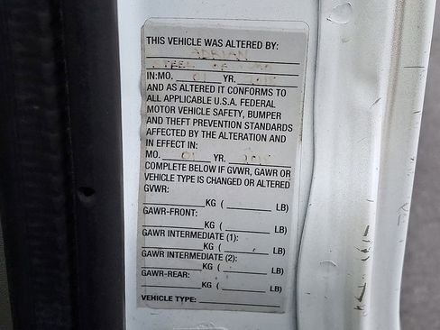 Used 2018 Chevrolet Express 3500 w/ Driver Convenience Package image 29