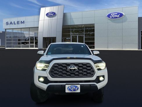 Used 2023 Toyota Tacoma TRD Off-Road image 8