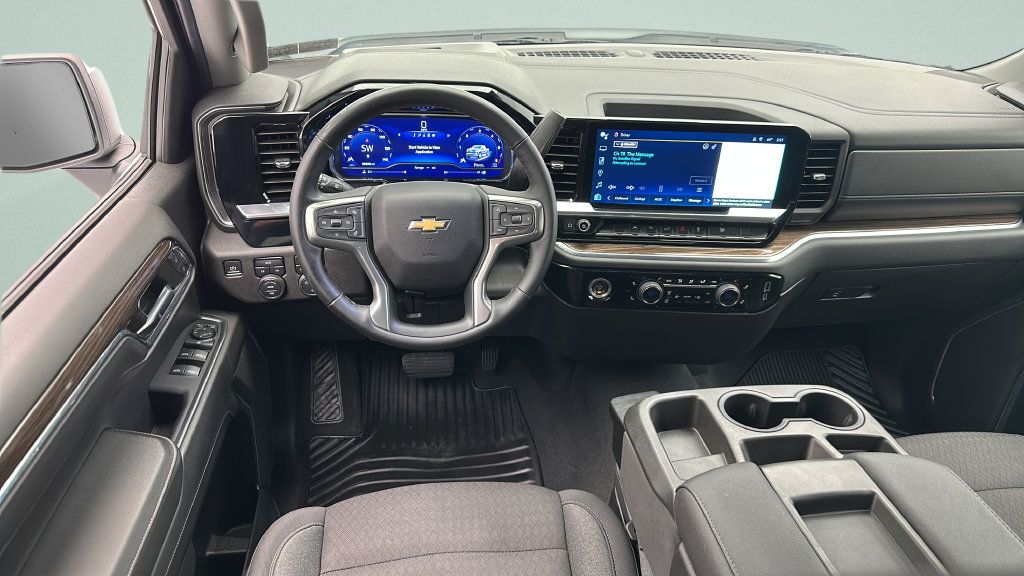 Used 2024 Chevrolet Silverado 1500 LT AWD/4WD image 12