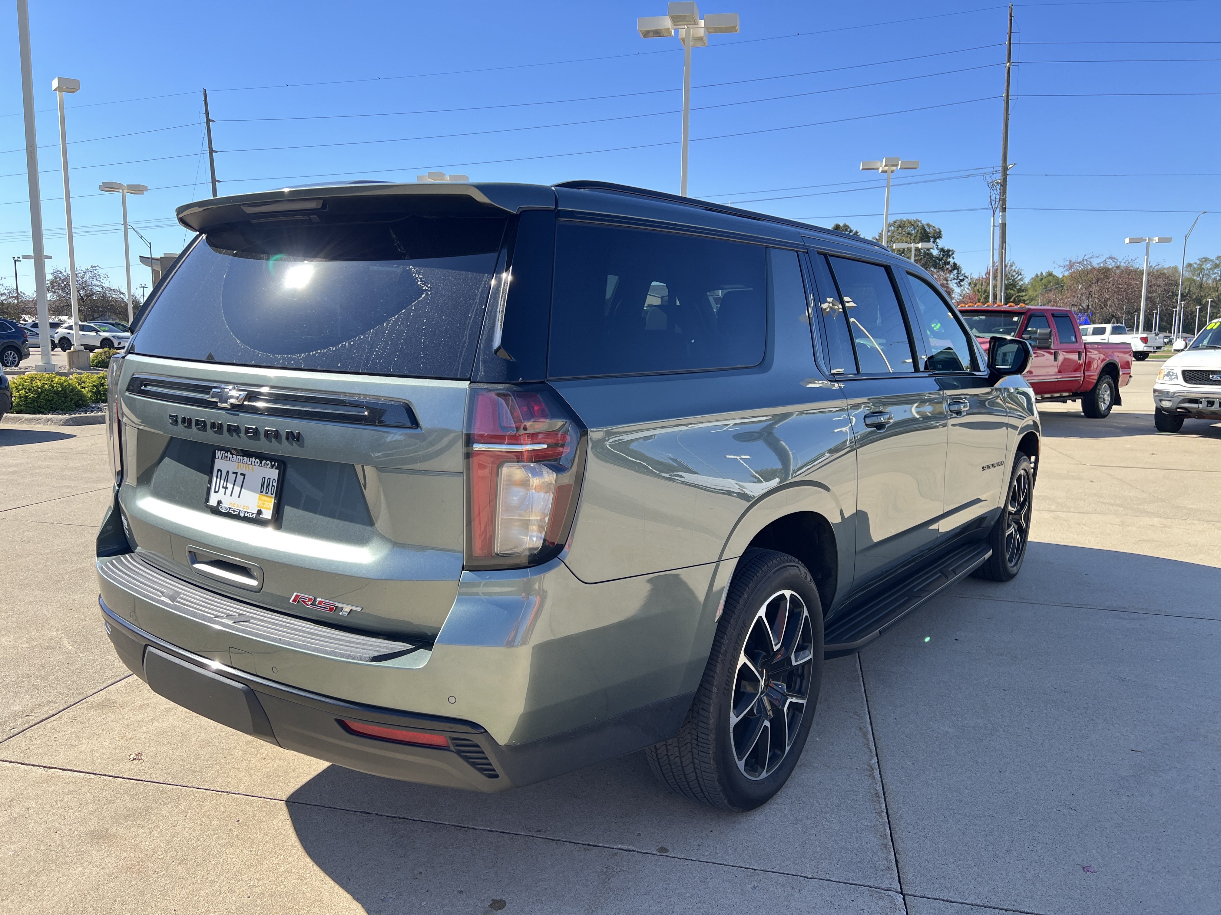 Used 2023 Chevrolet Suburban RST AWD/4WD image 4