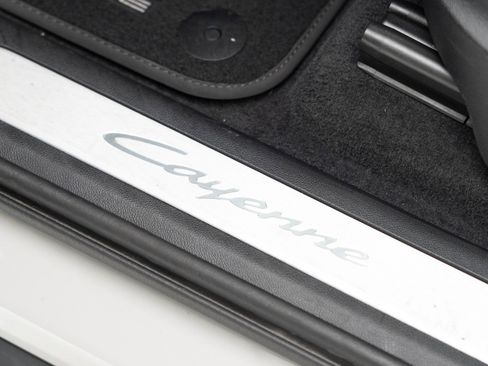 Certified 2025 Porsche Cayenne image 14