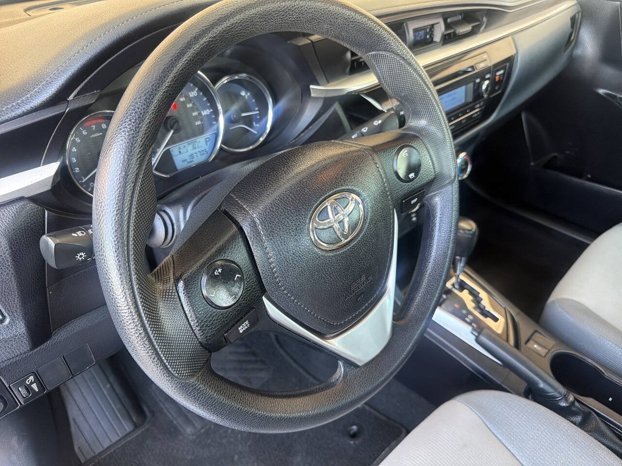 Used 2014 Toyota Corolla L FWD image 14
