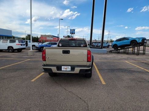 Certified 2022 Chevrolet Colorado Z71 w/ Safety Package AWD/4WD image 6