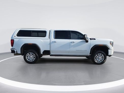 Used 2022 GMC Sierra 2500 Denali image 2