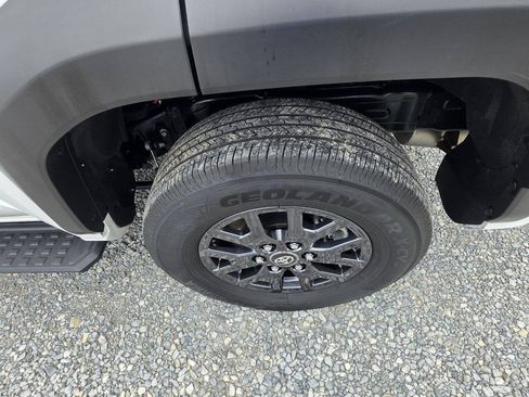 Used 2025 Toyota 4Runner SR5 AWD/4WD image 6