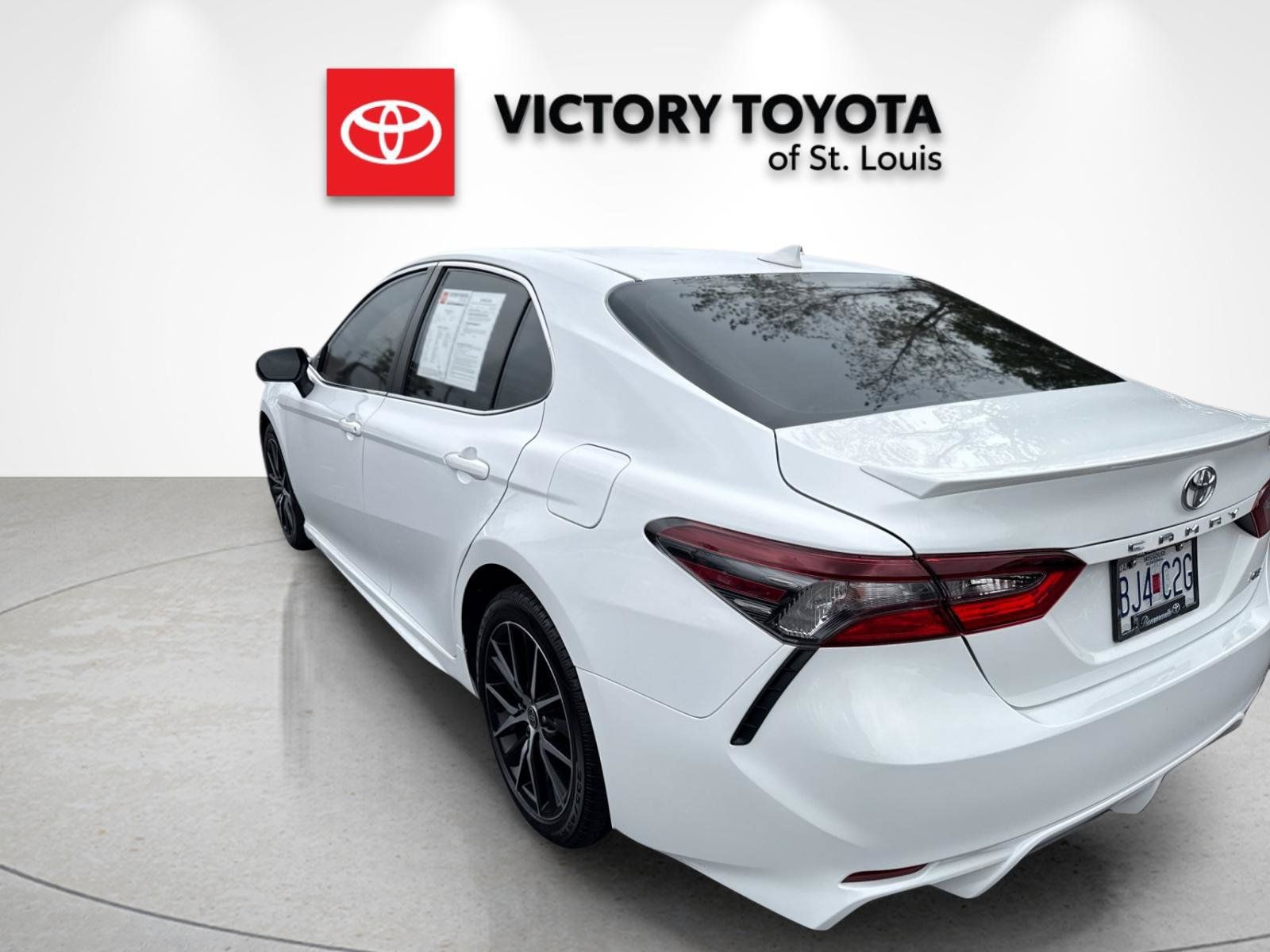 Used 2023 Toyota Camry SE FWD image 5