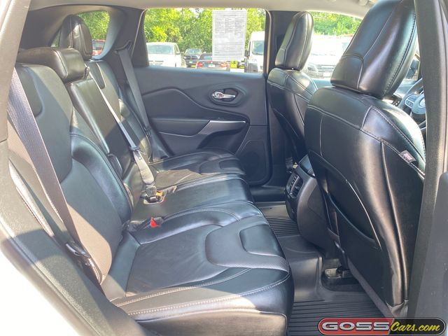 Used 2022 Jeep Cherokee Limited w/ Mopar Interior Package AWD/4WD image 8
