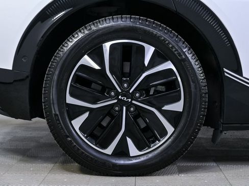 Used 2022 Kia EV6 Wind w/ Wind Technology Package image 38