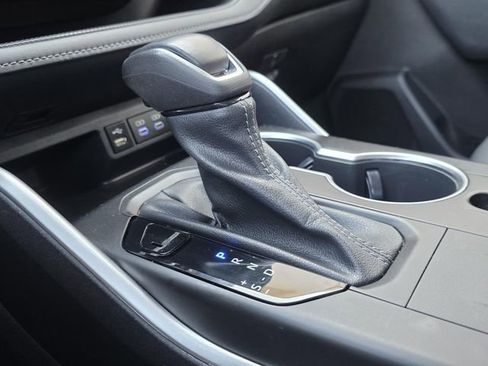 Used 2022 Toyota Highlander XLE image 24