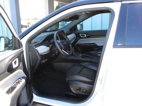 Used 2025 Jeep Compass Limited AWD/4WD image 42