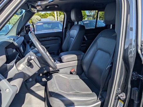 Used 2023 Land Rover Defender 110 X-Dynamic SE image 5