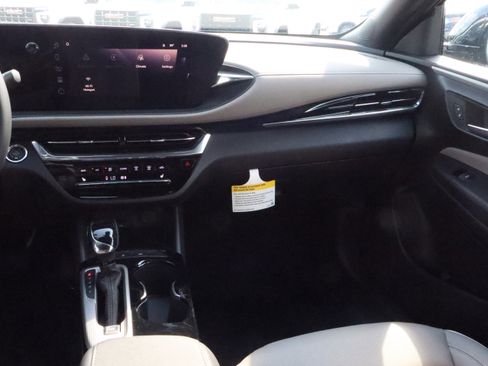 New 2025 Buick Envista Avenir image 11