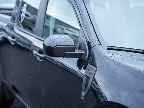 Used 2025 Ford Maverick Lobo image 9